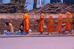 Almosensammlung der Mönche in Luang Prabang